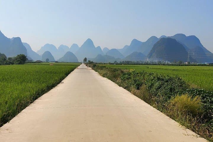 6-Day Private Chongqing to Guilin Tour: Wulong Karst, Dazu Carvings & Li River Cruise photo 2