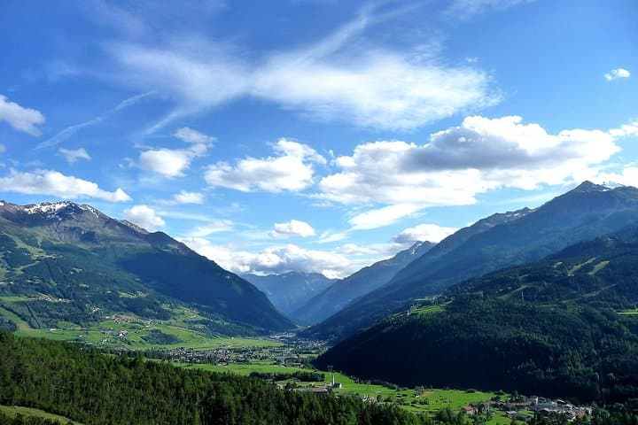 Valtellina Day Trip from Milan: Wine Tasting Among Alpine Terraces photo 4