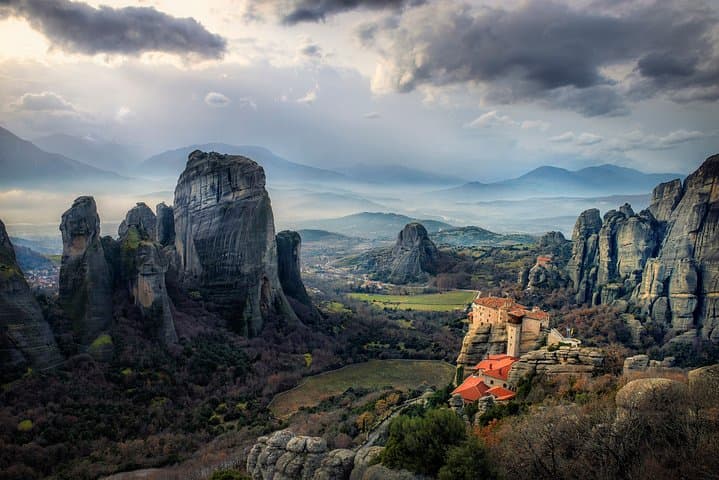 Private Meteora Monasteries Day Tour from Athens with Lunch & Thermopylae Stop