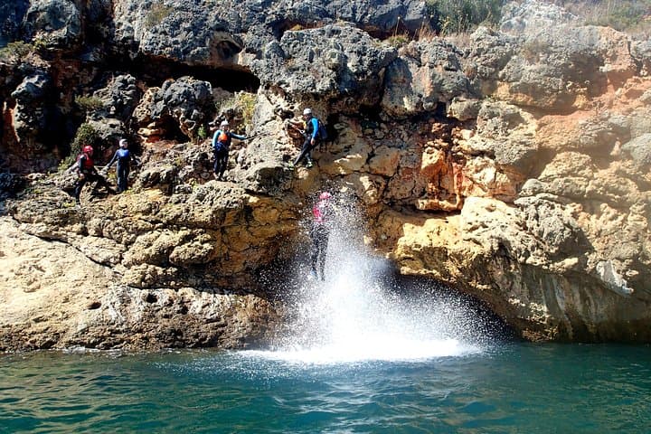 Coasteering and Speedboat in Arrábida: Cliff-Jumping Adventure Near Sesimbra photo 5