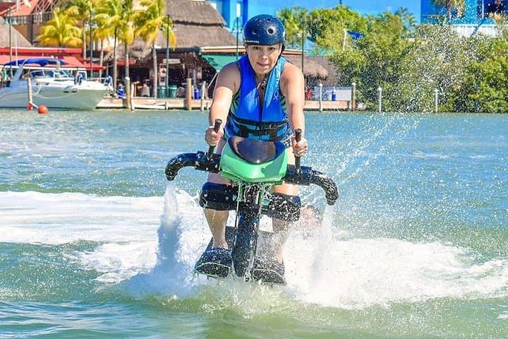 Fly the Jetovator Over Nichupté Lagoon: A 30-Min Waterflight in Cancun photo 3
