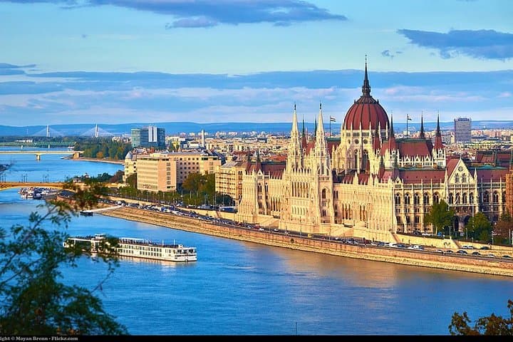 Private Budapest Highlights Tour: Chain Bridge, Castle District & Heroes' Square photo 5