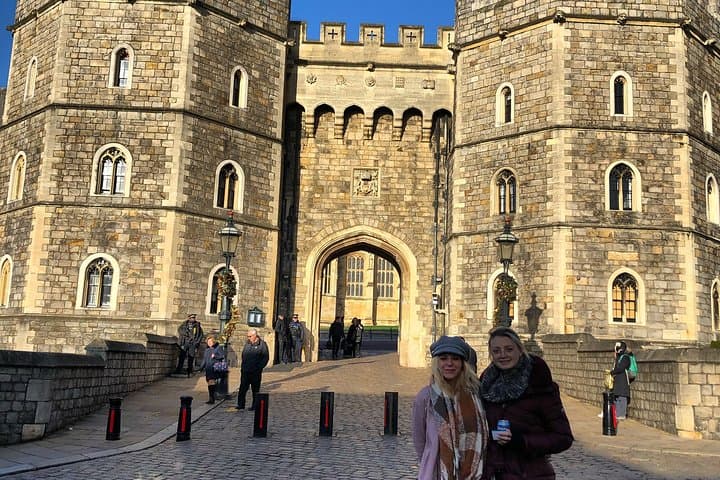 Half-Day Private Executive Car Tour to Windsor Castle — Fast, Comfortable Sightseeing photo 3
