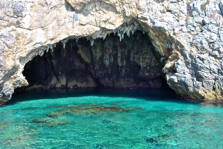 Private VIP Blue Grotto Boat Tour & Snorkeling from Sperlonga photo 3