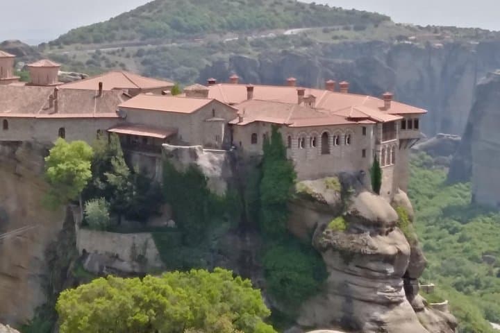 Meteora Private Daytrip from Thessaloniki — Monasteries, Lookouts & Local Lunch