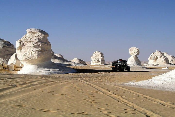 White & Black Desert 2-Day Camping Safari from Cairo — Bahariya Oasis & Crystal Formations photo 6