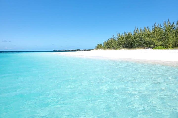 Private Half-Day Snorkel & Fishing Charter in Nassau on 55ft Hatteras photo 6