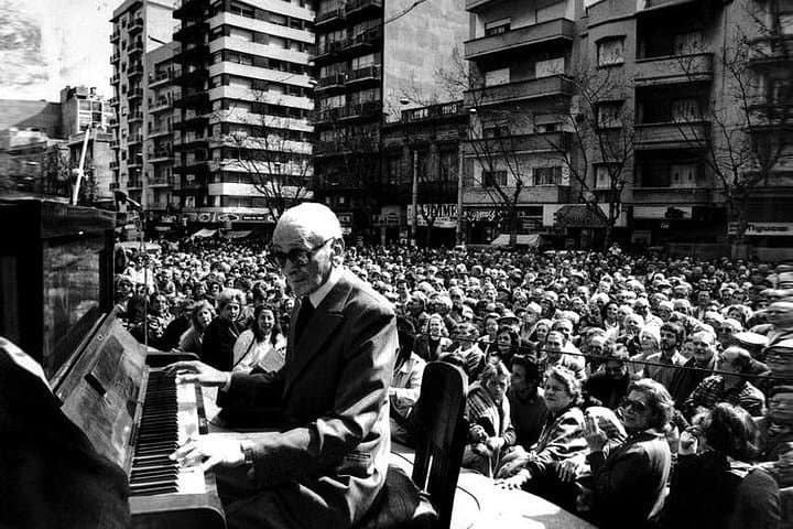 Private Tango History Tour in Buenos Aires — Gardel, Cafés & Caminito photo 2