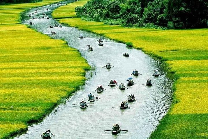 Tam Coc & Hoa Lu Day Tour from Hanoi: Boat Caves, Ancient Citadel and Country Cycling photo 2