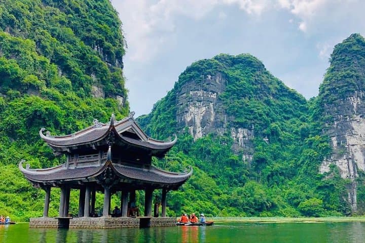 Mua Cave & Trang An Grottoes: Full-Day Private Tour from Hanoi photo 4