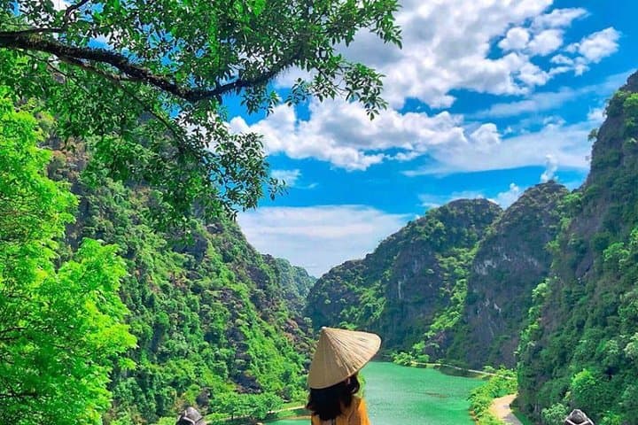Mua Cave & Trang An Grottoes: Full-Day Private Tour from Hanoi photo 3
