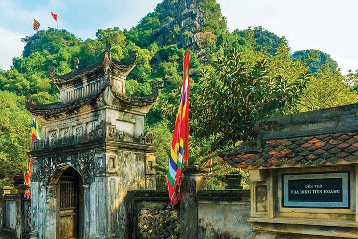 Tam Coc & Hoa Lu Day Tour from Hanoi: Boat Caves, Ancient Citadel and Country Cycling photo 5