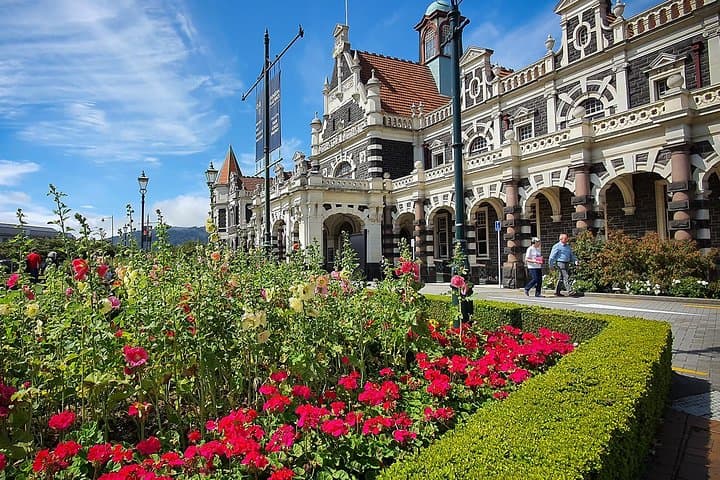 Dunedin Half-Day Highlights: Baldwin Street, Olveston & Signal Hill Views photo 2