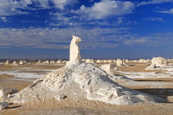 White Desert & Bahariya Oasis: 2-Day Desert Camp, Crystal Mountain & Mummies Tour photo 4
