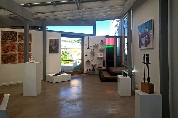 Waiheke Island Private Art Walk — Oneroa Galleries, Studios & Sculpture Park photo 4