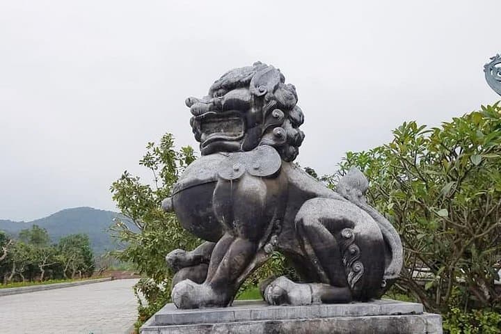 Full-Day Luxury Visit to Bai Dinh Pagoda and Trang An with Buffet Lunch photo 4