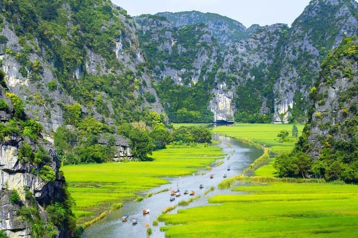 Hoa Lu, Mua Cave & Trang An: Private Day Tour from Hanoi photo 6