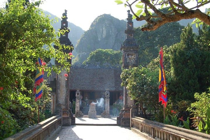 Hoa Lu, Mua Cave & Trang An: Private Day Tour from Hanoi photo 4