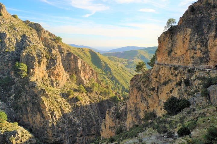 Hike El Saltillo Gorge & White Village Day Trip from Málaga