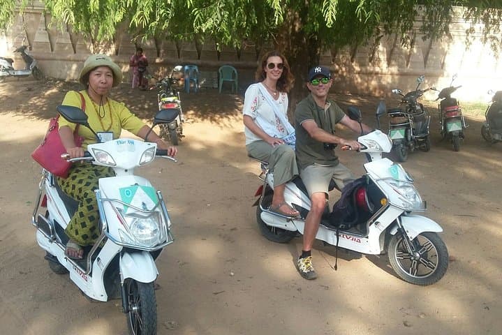 Full-Day E‑Bike Sightseeing in Bagan: Temples, Villages & Sunset photo 2