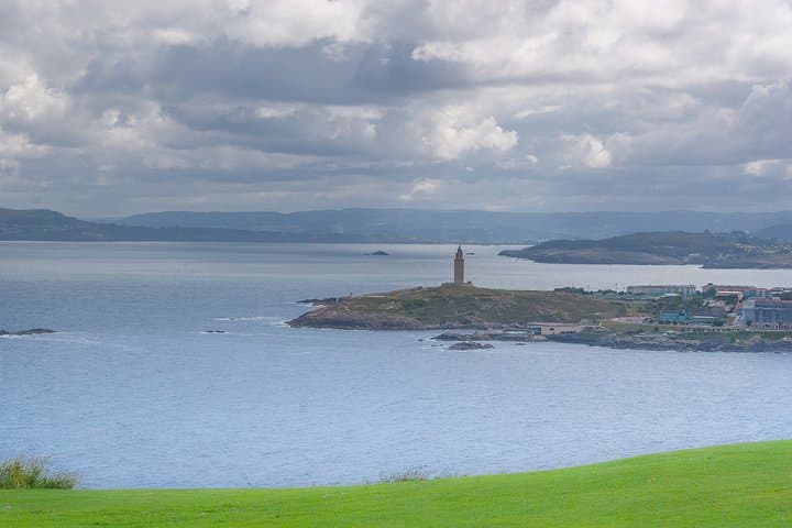 La Coruña Half-Day Private Sightseeing: Tower of Hercules, Mount San Pedro & Tapas Route photo 3