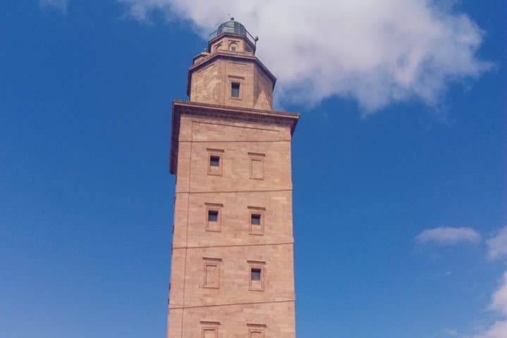 La Coruña Half-Day Private Sightseeing: Tower of Hercules, Mount San Pedro & Tapas Route photo 4