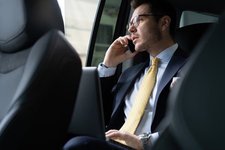 Sacramento to SFO Private Airport Transfer — 5-Star Limousine Meet-and-Greet photo 4