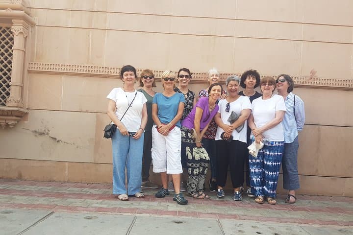 Exploring Delhi's Temples: Private Tour to Lotus, Akshardham & Bangla Sahib photo 6
