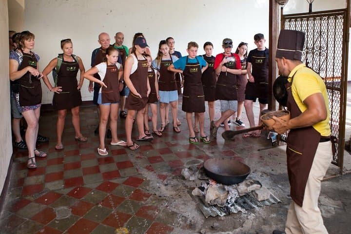 Hands-On Chocolate Workshop in Granada: Make Chocolate from Nicaraguan Cacao photo 3