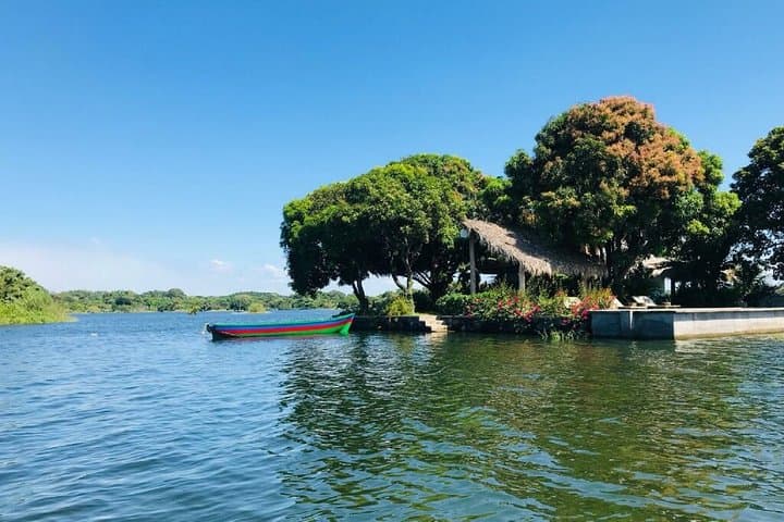 Kayak Las Isletas: 2-Hour Guided Paddle Through Granada’s Island Canals photo 2