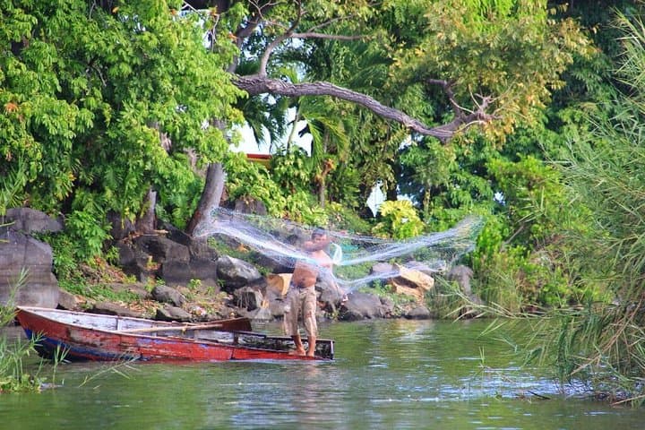 Kayak Las Isletas: 2-Hour Guided Paddle Through Granada’s Island Canals photo 6
