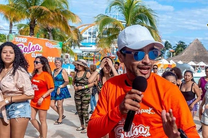 Private Salsa & Bachata Lesson in Playa del Carmen — 1-Hour Dance Experience