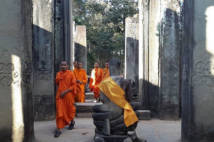 Full-Day Angkor Temple Tour: Angkor Wat, Ta Prohm & Bayon Small-Group Experience photo 6