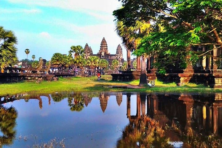 Sunrise at Angkor Wat: Small-Group Dawn Tour from Siem Reap