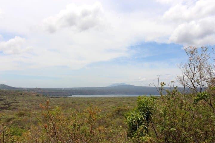 Discover the Masaya Highlights: Volcano, Crafts, and Culture in One Day photo 3