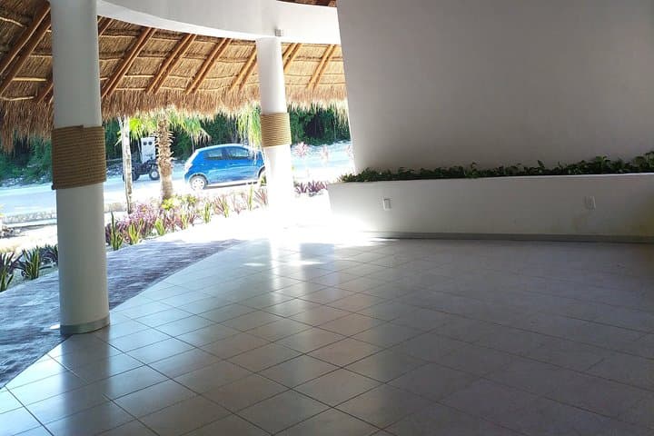 Salsa and Bachata Dance Class in Playa del Carmen — 60-Minute Private Lesson photo 5