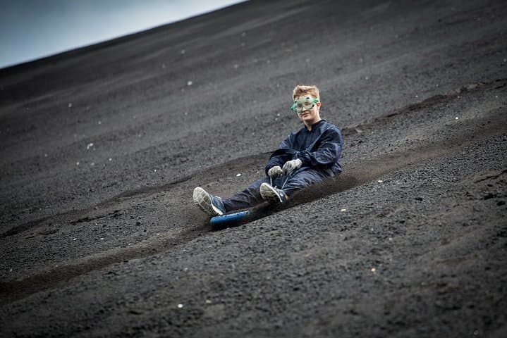 Cerro Negro Volcano Boarding from León — Summit Hike and Volcanic-Ash Descent