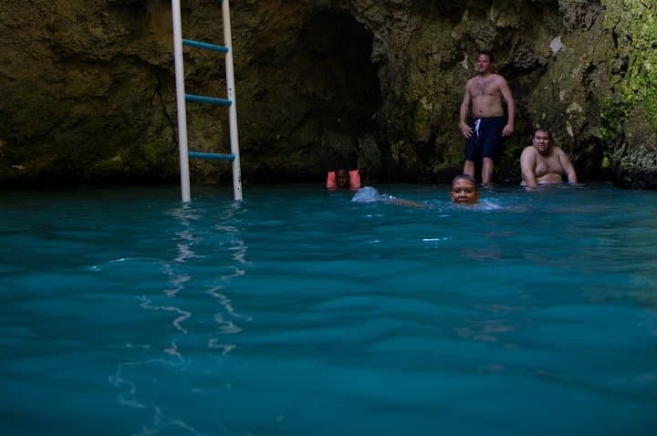 Blue Hole Mineral Spring and Rick's Cafe Private Tour — Swim, Cliff Dive, Sunset photo 3