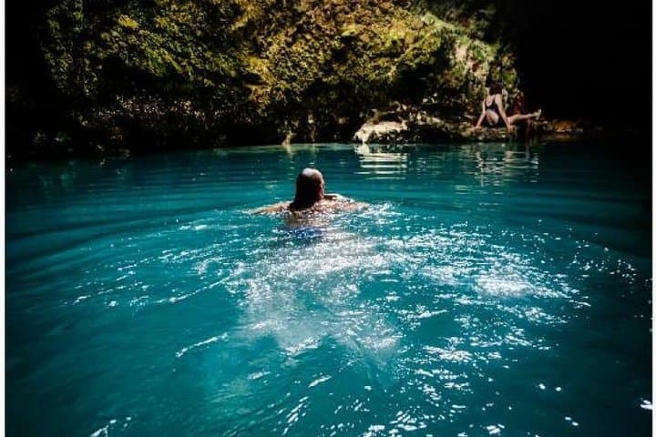 Blue Hole Mineral Spring and Rick's Cafe Private Tour — Swim, Cliff Dive, Sunset photo 4