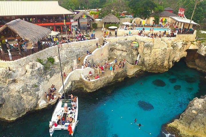 Blue Hole Mineral Spring and Rick's Cafe Private Tour — Swim, Cliff Dive, Sunset photo 6
