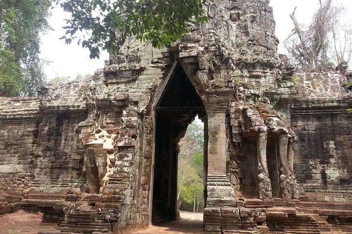 Private Half-Day Tour of Angkor Thom: Bayon, Baphuon & Royal Terraces photo 4
