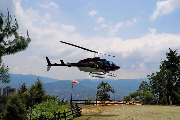 Marmoleo Restaurant Helicopter Tour — Private Medellín Flight & Landing photo 4