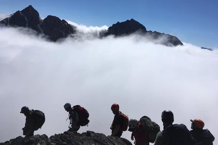 Conquer Alaska’s White Pass: A Challenging Mountaineering Adventure photo 4