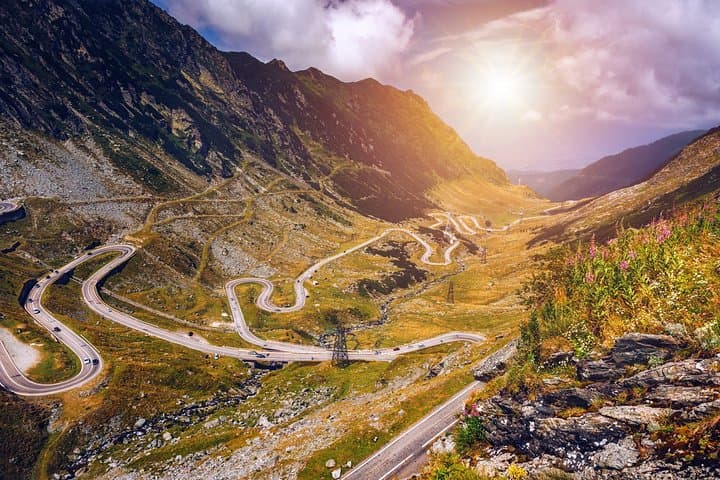 Transfagarasan Road and Poenari Castle: Day Trip from Bucharest to Vlad Dracula's Strongholds