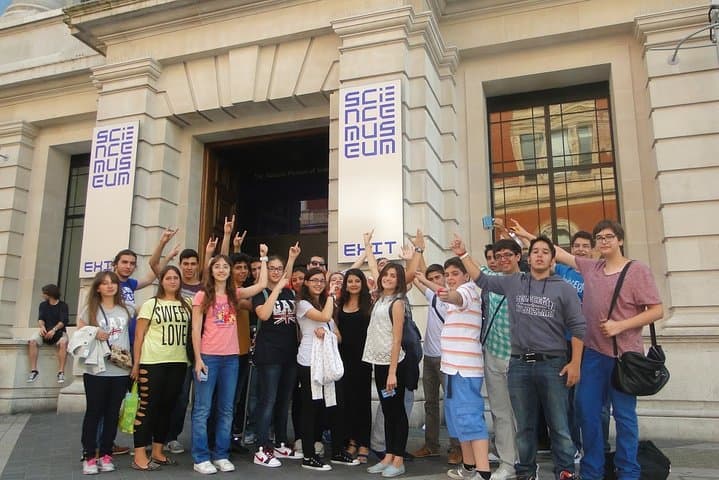 Science & Wonder: One-Week Junior English & STEM Course in London