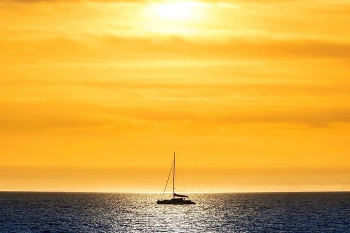 Adelaide Twilight Cruise from Glenelg: Sunset Catamaran with One Beverage