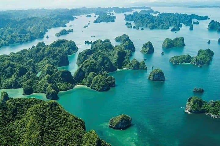 Ha Long Bay 2-Day Overnight Cruise: Kayaking, Titop Island & Sung Sot Cave photo 2