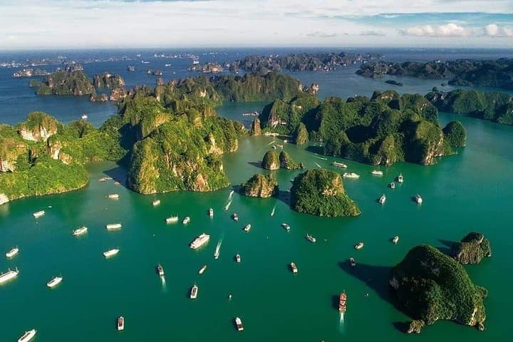 Lan Ha and Ha Long Bay Full-Day Cruise & Kayak from Hanoi photo 4