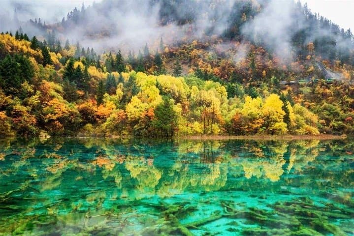 Jiuzhaigou & Huanglong: 3-Day Private Train Tour from Chongqing