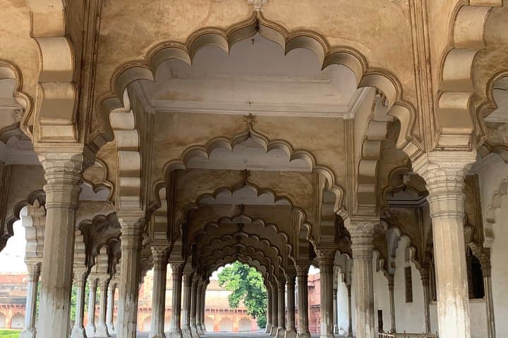 One-Day Private Flight to the Taj Mahal from Bangalore — Skip-the-Line Agra Tour photo 2